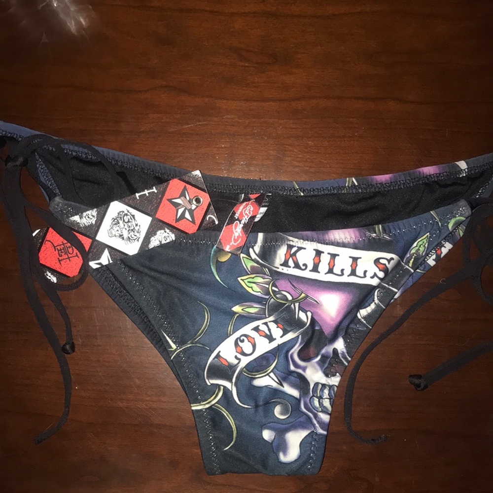 NWT sz LG Ed Hardy bikini strong bottom w/bling